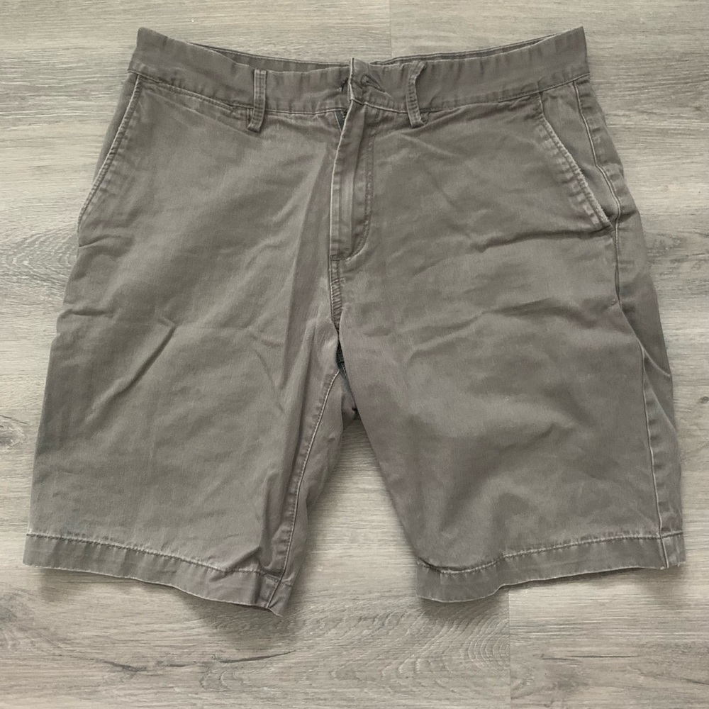 Gap khaki grey shorts